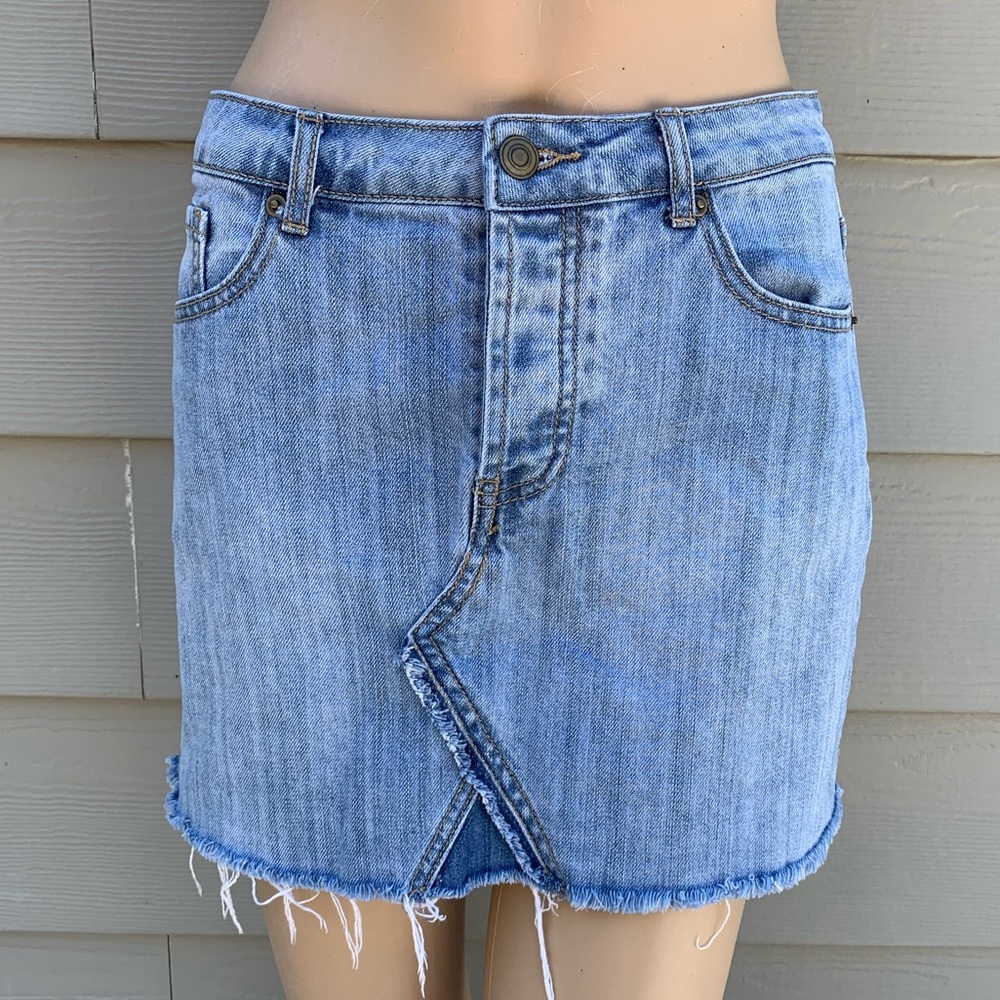 FOREVER 21 | Button Fly Mini Jean Skirt